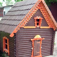 Декоративный деревянный садовый домик "На курьих ножках".