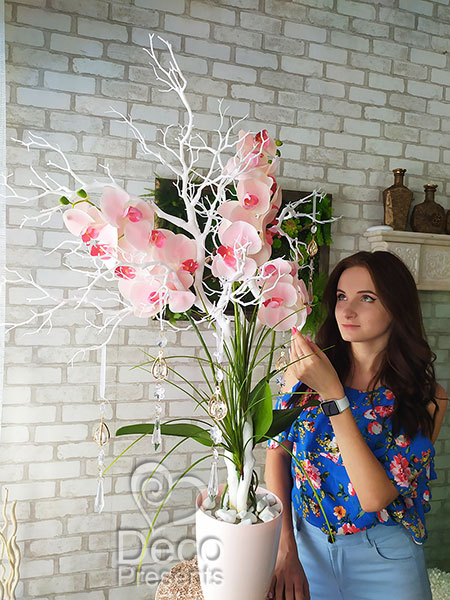 Композиция из розовых цветов Орхидеи, купить для фото зоны, Украина