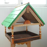 Декоративная садовая кормушка для птиц